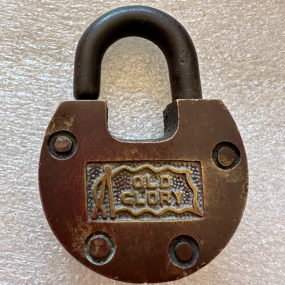1890 Old Glory Lock and Key, Independent Lock Company, Fitchburg, MASS - Picture 3 of 11